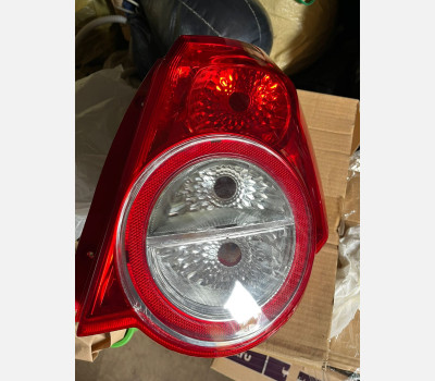 Фонарь правый Aveo T255   Есть потертости. 